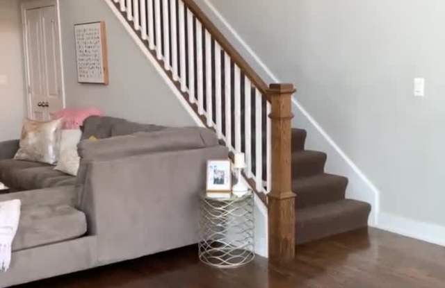 2600-10 N Racine / 1206-10 W Wrightwood property video