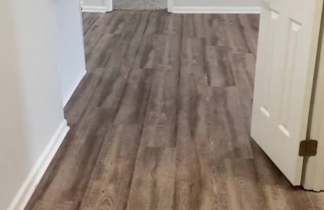 Cliffdale Crossing property video