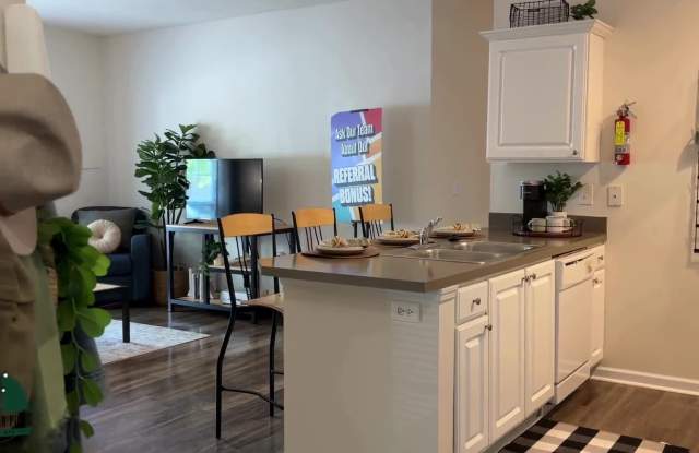 Peninsular Place Apartments - Student Housing property video