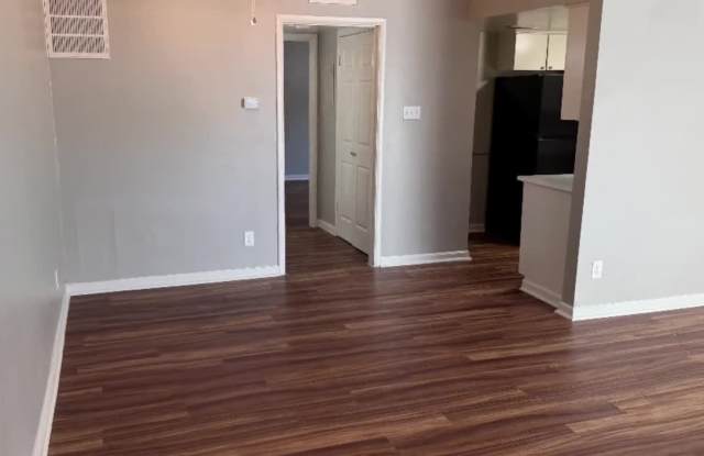 Premier Gardens Apt. property video